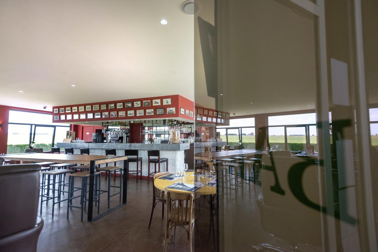 Logis Hotel & Restaurant De L'Aerodrome De La Baie De Somme Buigny-Saint-Maclou Zewnętrze zdjęcie